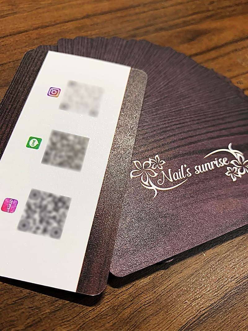 ネイルサロンのショップカードデザイン