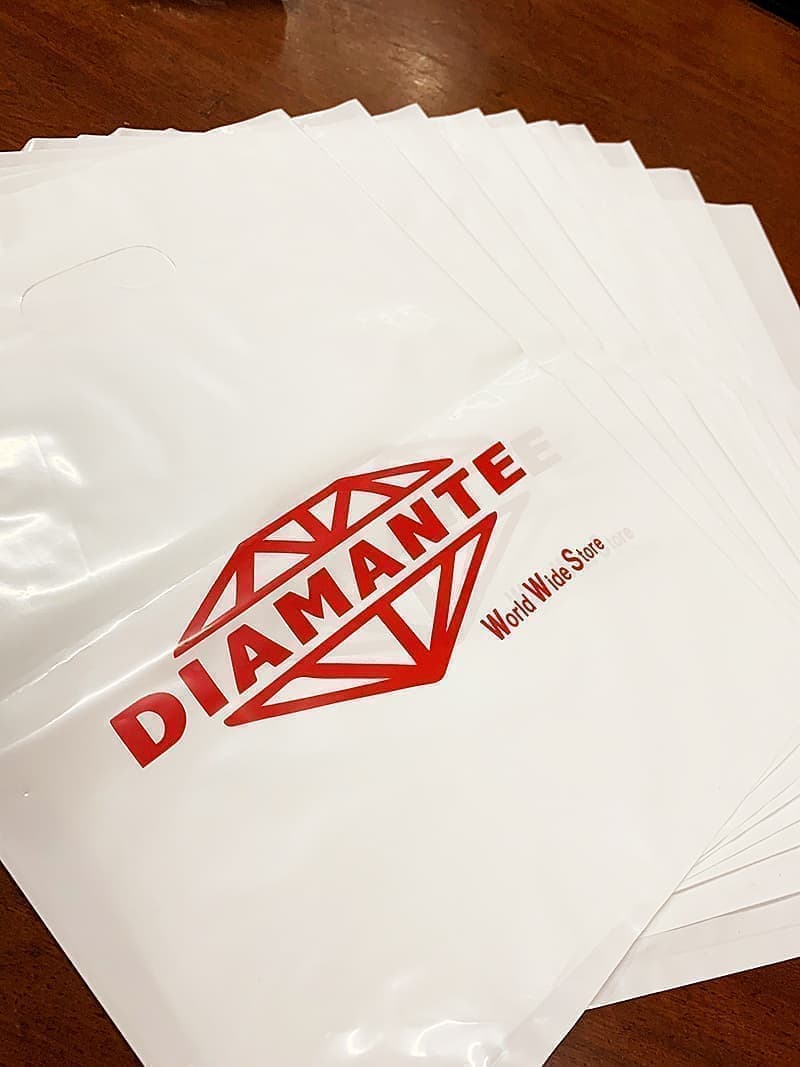 アパレル店のオリジナル手提げ袋デザイン