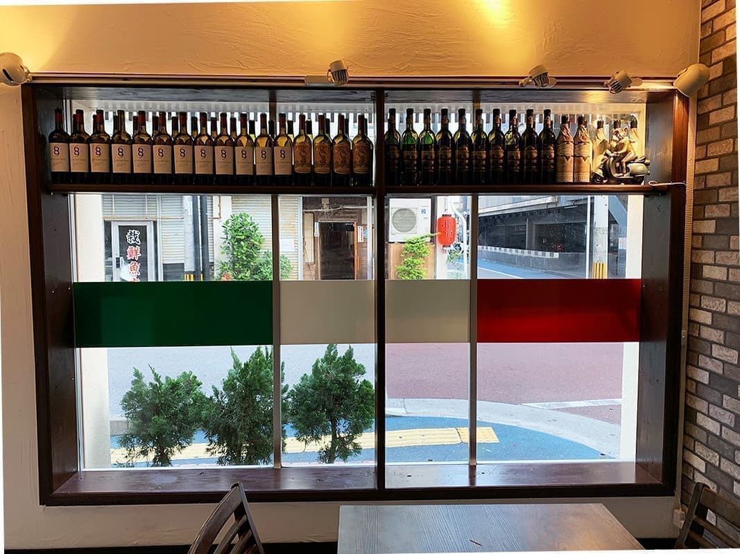 飲食店・イタリア料理店のカッティングシートデザイン