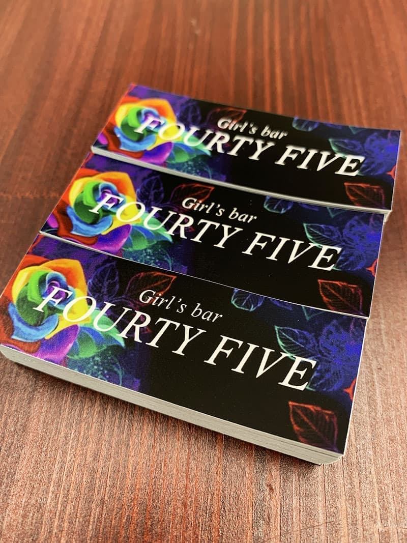 ガールズバーのステッカーデザイン